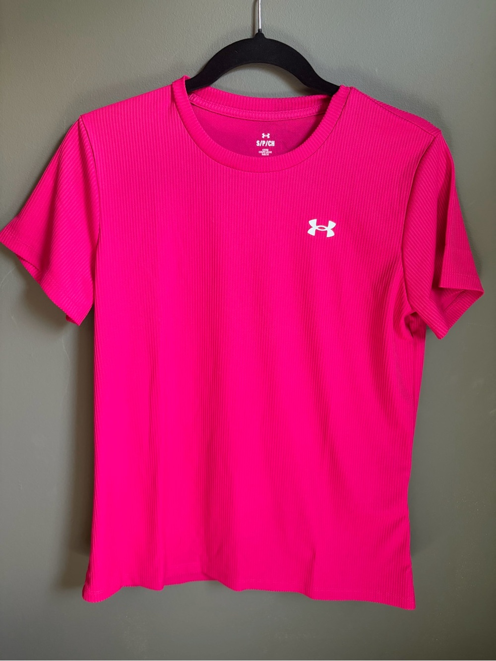NWT Under Armour Hot Pink Athletic Tee